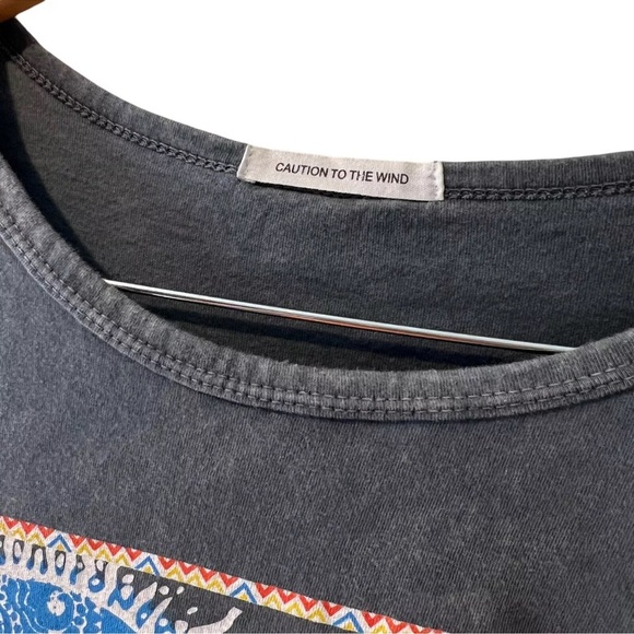 Caution to The Wind Sun Moon Graphic T Shirt Women’s Size Large Boho Hippie Eye - Picture 4 of 4